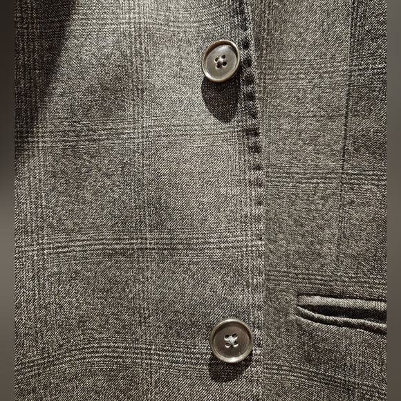 Louis Feraud Suit Jacket - Picture 4 of 10